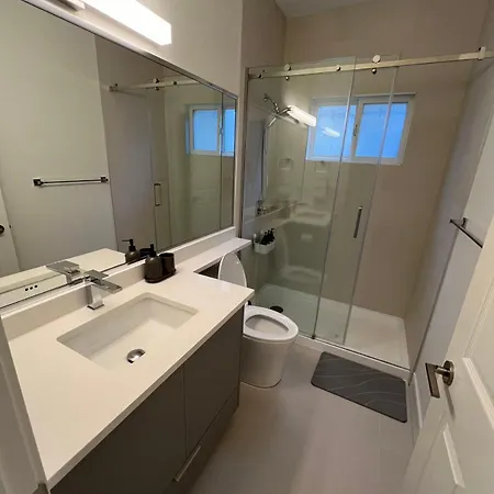 Waverley Guest Room In Vancouver Exterior photo